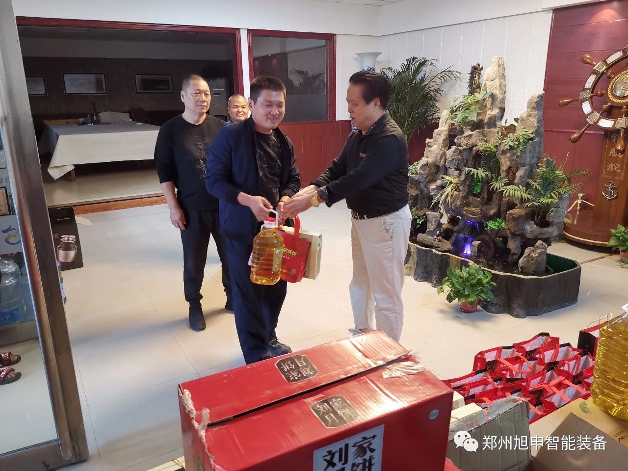 旭申智能裝備，操作機(jī)滾輪架，變位機(jī)